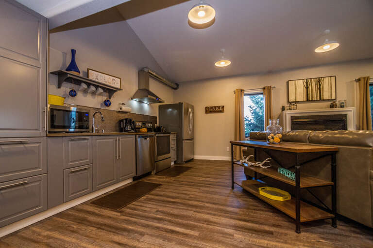 Cascade Cornerstone East offers a fully equipped spacious kitchen