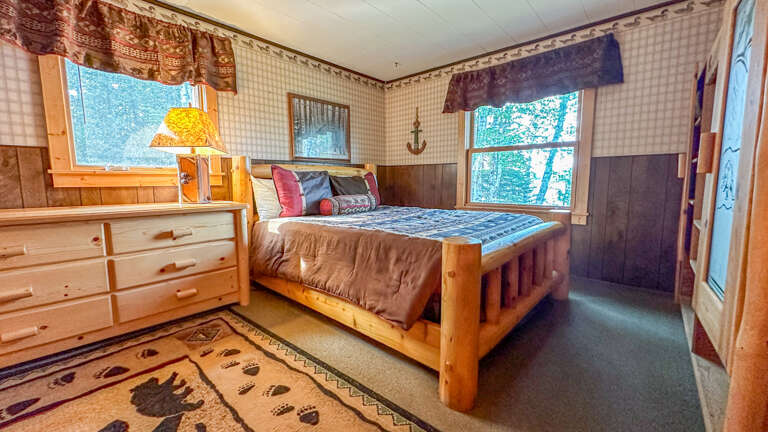 Queen Bed in Bedroom 1