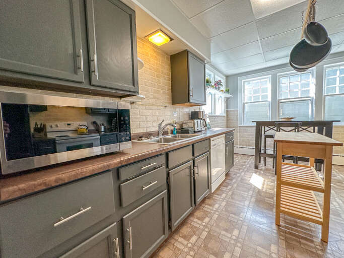The kitchen includes a dishwasher!