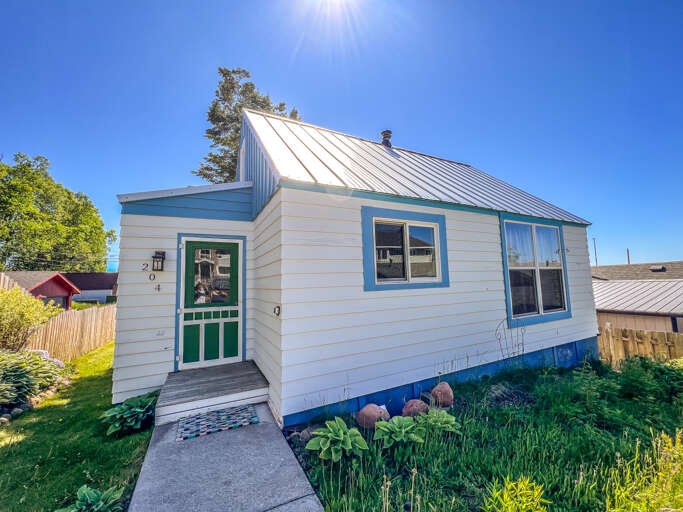 Make Mariner House your North Shore home away from home!