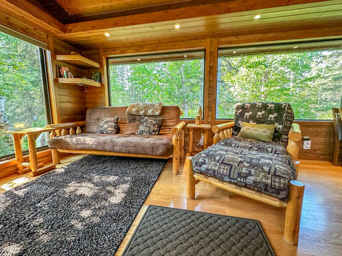 Superior Escape is a darling one bedroom, one bathroom tiny home built by Escape Traveler- an elite tiny home company.