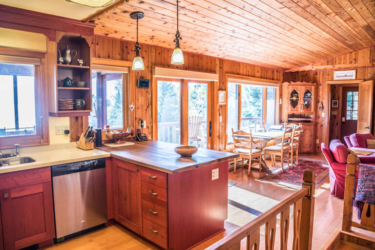 The kitchen features stainless steel appliances The kitchen features stainless steel appliances