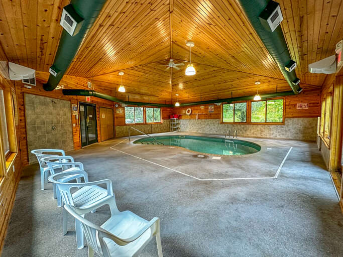 Windsong Cottages pool area (shared, seasonal).