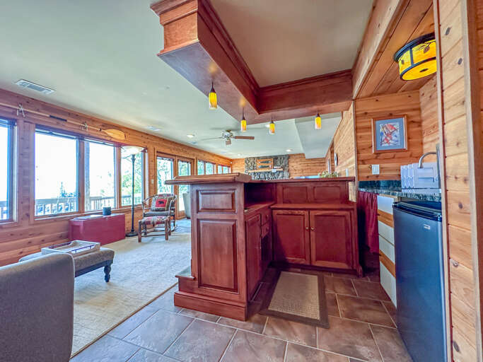 Wet bar.