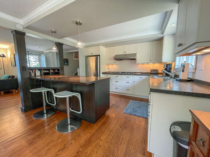 Gem House offers a fully equipped kitchen perfect with stainless steel appliances