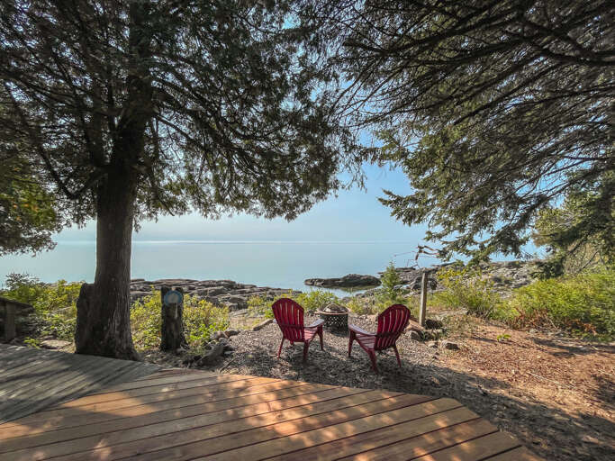 Notre Reve is located on the beautiful and desirable Cascade Beach Road in Lutsen, Minnesota