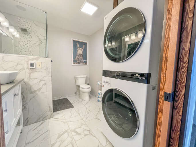 Notre Reve offers a Washer and dryer so no need to overpack