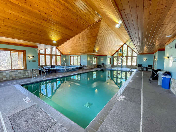 Sea Villa D1 & D2 6 Bedroom Vacation Place for Rent in Lutsen