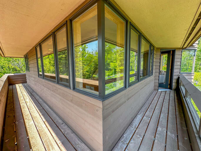 Wrap-around balcony