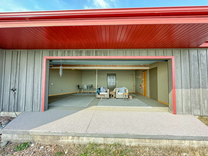 3-season living area.