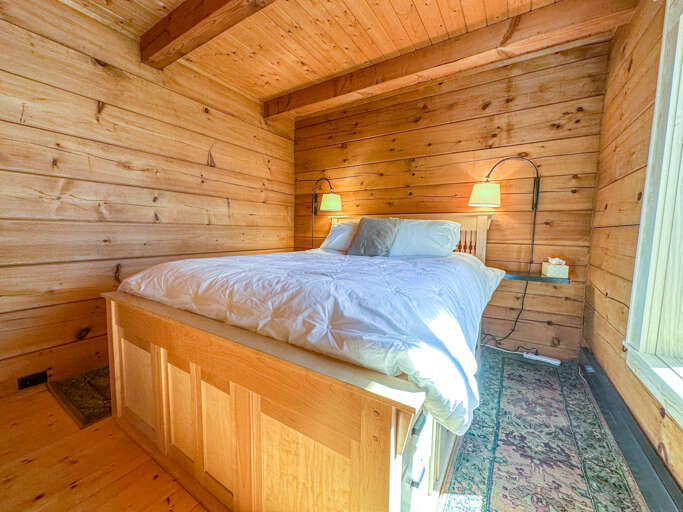 Bedroom 1 has a queen sized bed.