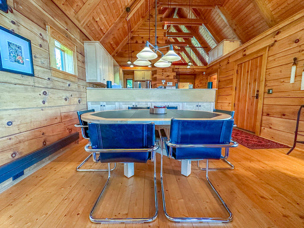 Ravencliff Cabin in Schroeder, MN 2 Bedrooms, Sleeps 6. Book Now!