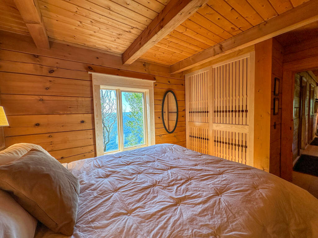 Ravencliff Cabin in Schroeder, MN 2 Bedrooms, Sleeps 6. Book Now!