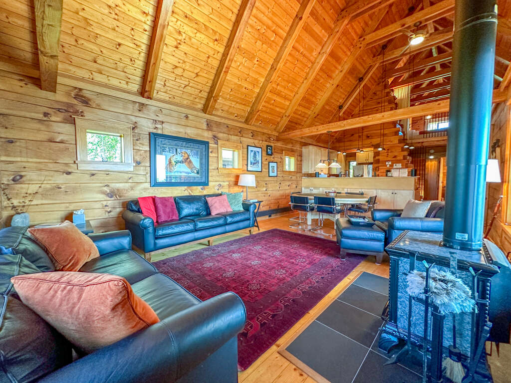 Ravencliff Cabin in Schroeder, MN 2 Bedrooms, Sleeps 6. Book Now!