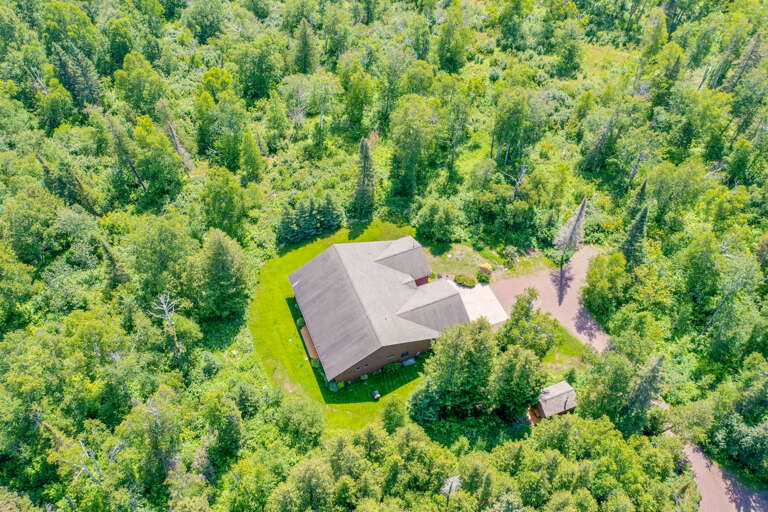 Truly quiet and peaceful, LeAnn Lodge is not far from Lake Superior but still very private.