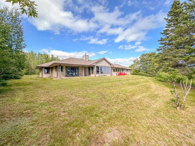 Make Pikku Peruna your North Shore home away from home and enjoy the spacious yard.