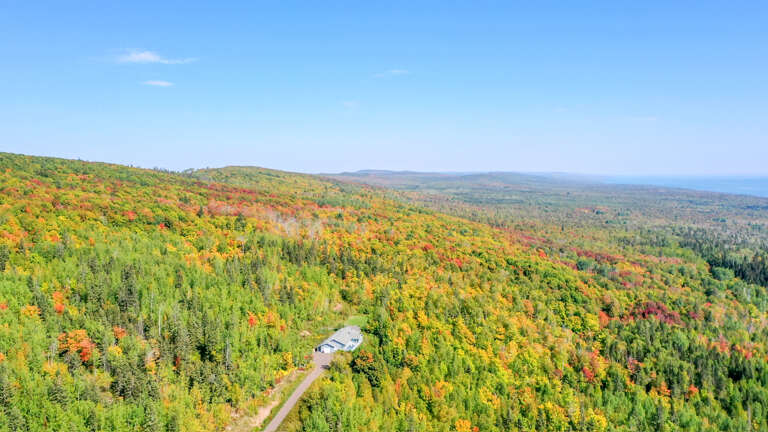 Mountain Top is a Fall Colors Getaway dream come true!