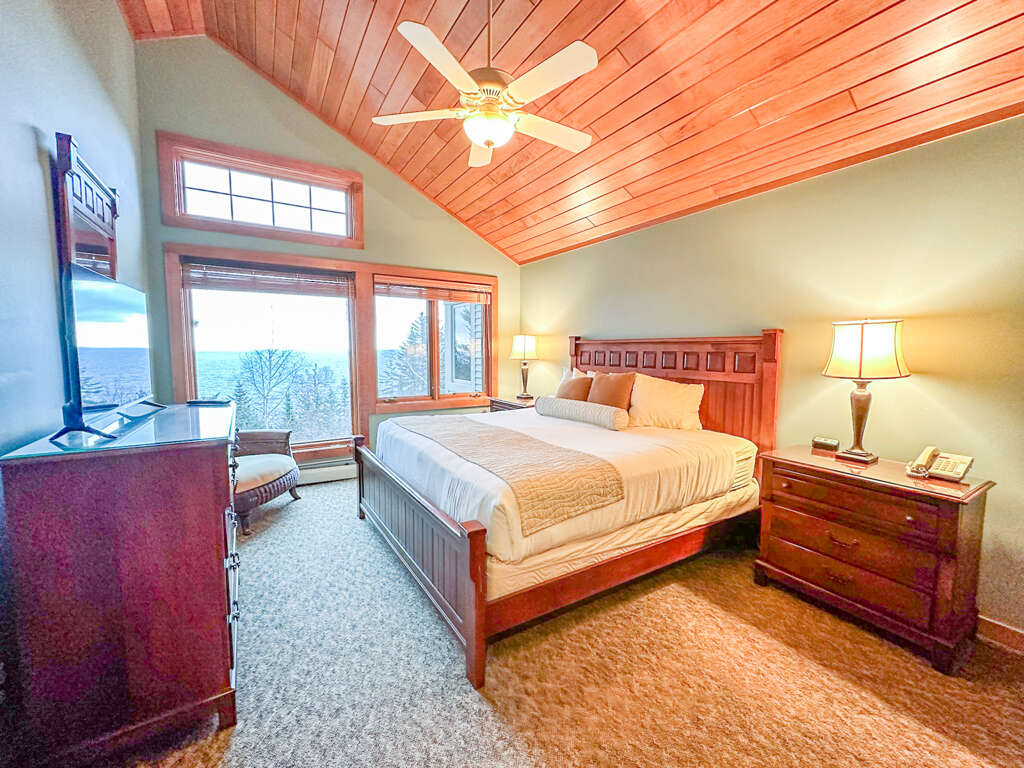 Cliffhouse Townhome 677 Lutsen, MN 3 Bedrooms Sleeps 10