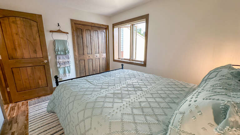 Closet space to unpack and really enjoy your North Shore getaway. Closet space to unpack and really enjoy your North Shore getaway.