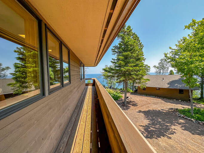 Treehouse Deck with Lakeside in the Background