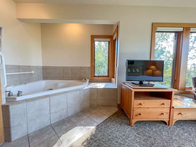 84708108-4001-441e-9bb8-6cfe34f4a21c 84708108-4001-441e-9bb8-6cfe34f4a21c