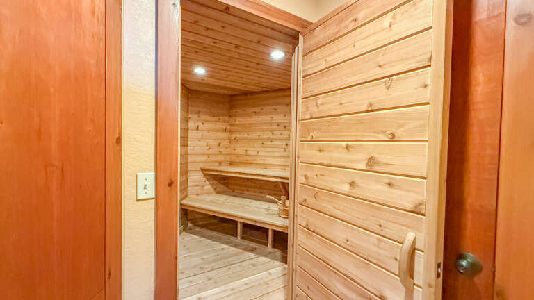 It also has a private sauna. It also has a private sauna.