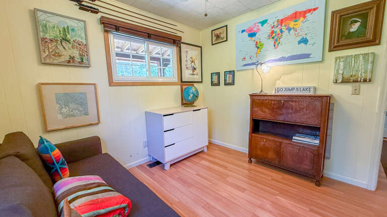 Office/second sleeping area