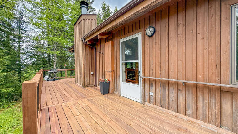 Main entrance to the cabin.