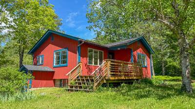 Ravenwood set in the Northwoods of Grand Marais, Minnesota.