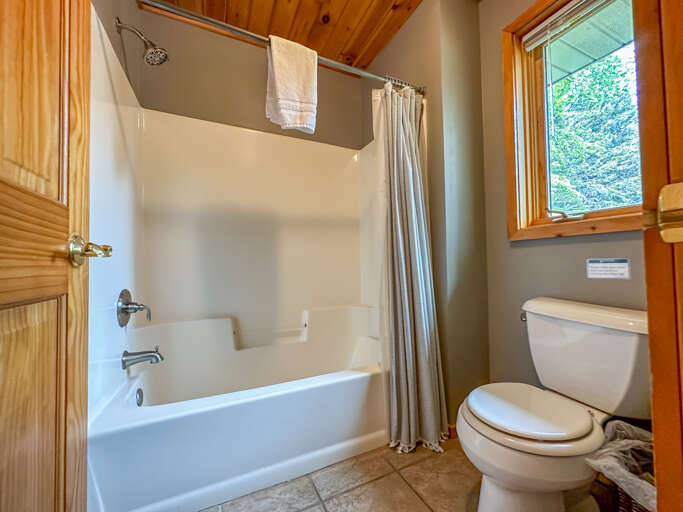 Shower/toilet room of Bathroom 1.