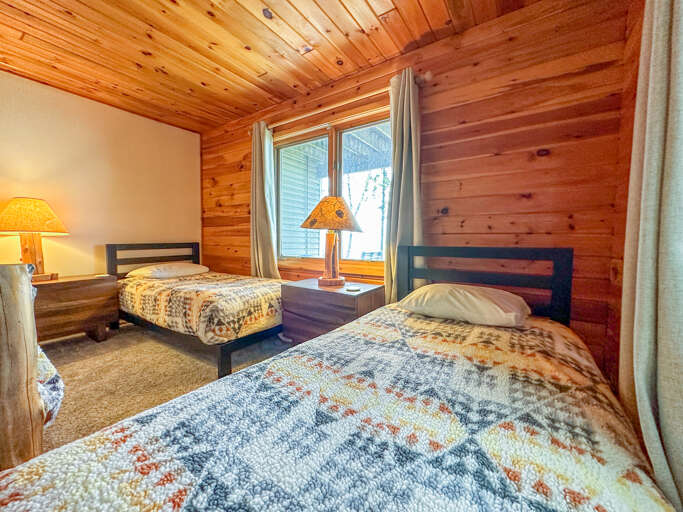 Twin beds in Bedroom 2.