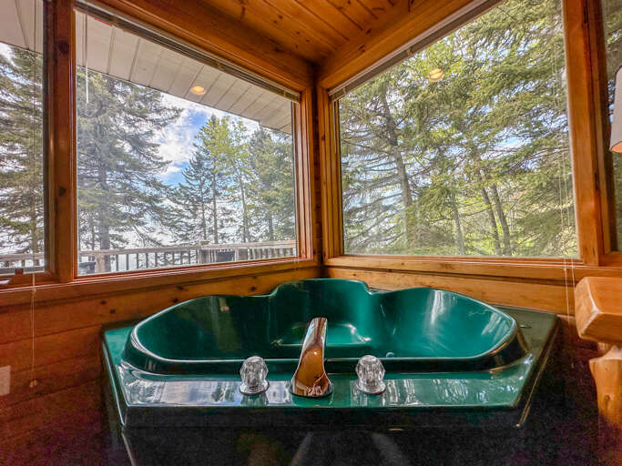 In-room jetted tub.