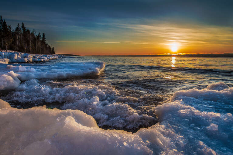 In the winter you can experience the cool Lake Superior phenomenon like pancake ice and sea smoke.
