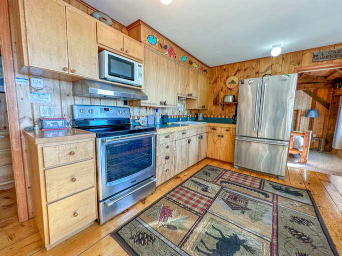 Amazing Grace features a fully equipped kitchen Amazing Grace features a fully equipped kitchen