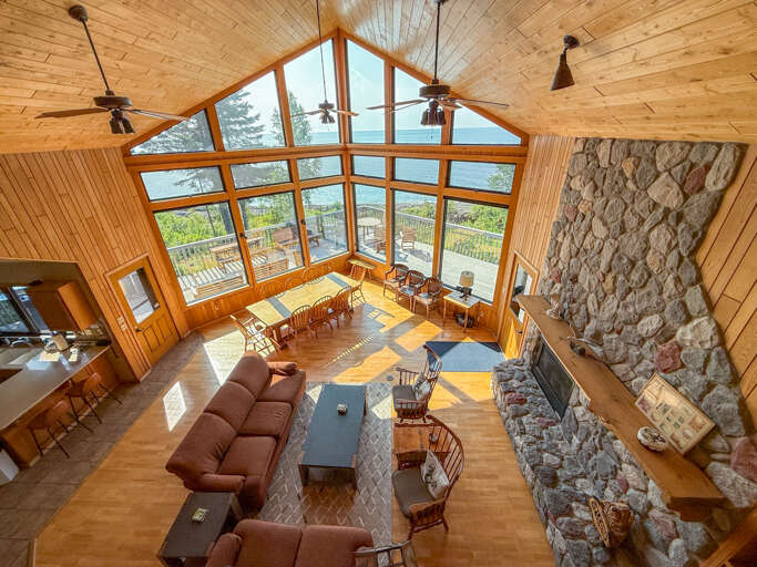 Pointavu has a beautiful open layout with plenty of natural sunlight. Pointavu has a beautiful open layout with plenty of natural sunlight.
