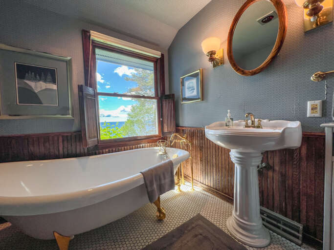 Bathroom 2