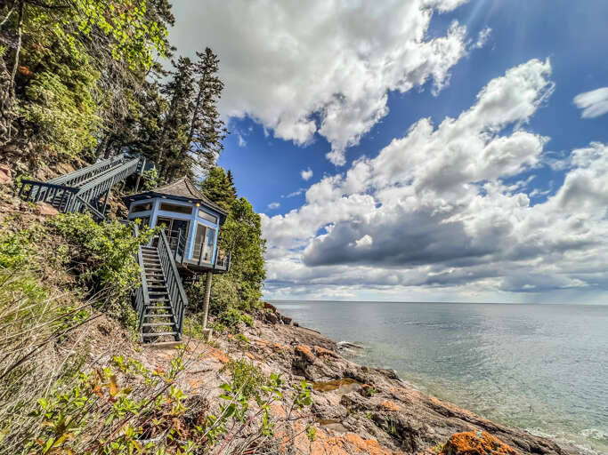 Book your stay at Seacliff today!