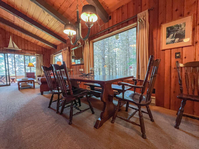 Enjoy a delicious meal with seating for 6 guests.