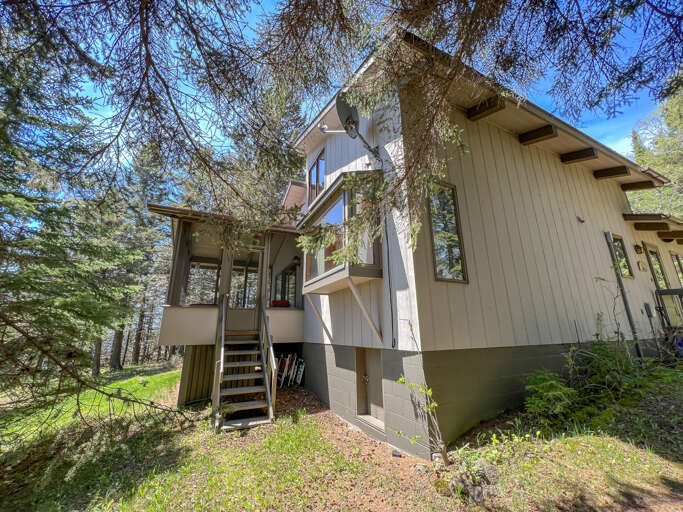 Book today and make Towering Pines your North Shore home away from home.