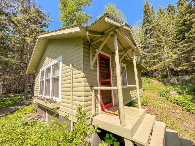 The guests' cottage.