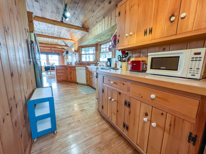 The kitchen has everything you need to prepare a home cooked meal.