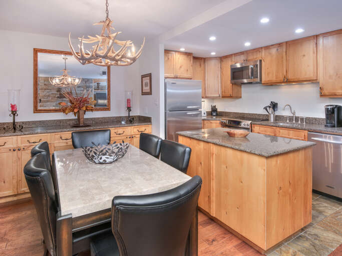 Dining Area & Kitchen