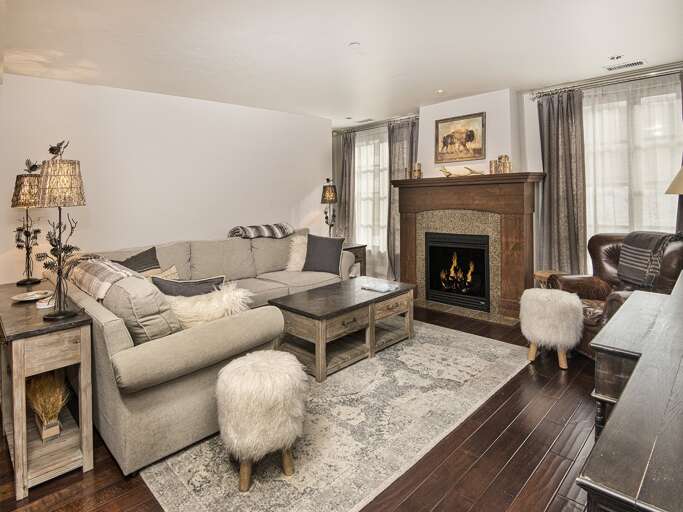 Ascent Condo 111 2 Bedroom Vacation Condo For Rent Avon Colorado