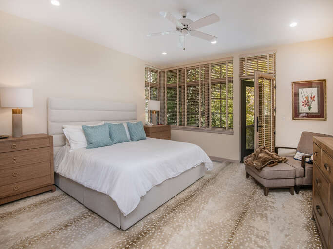 Main Bedroom on Main Floor w/ King Bed