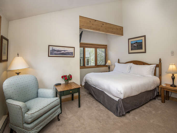 Bedroom 2 w/ King Bed Bedroom 2 w/ King Bed