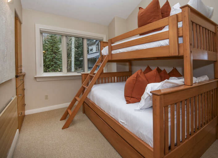 Bunk Room w/ Twin Over Queen Bunk