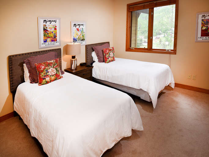 Bedroom 3 w/ Split King & TV