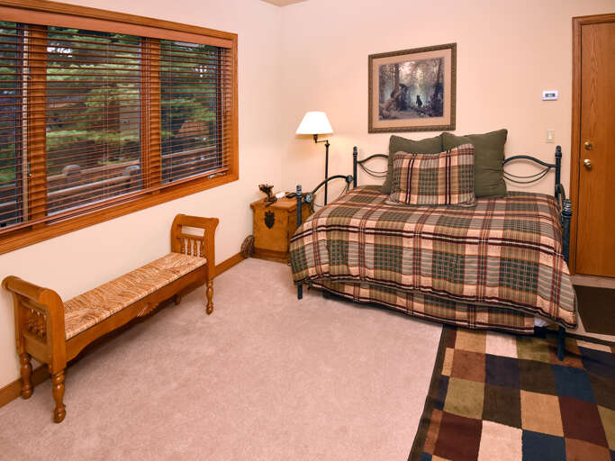 Bedroom 4 w/ Twin, Trundle & TV