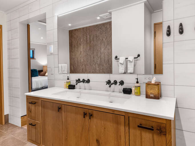 Main Bathroom 2nd View