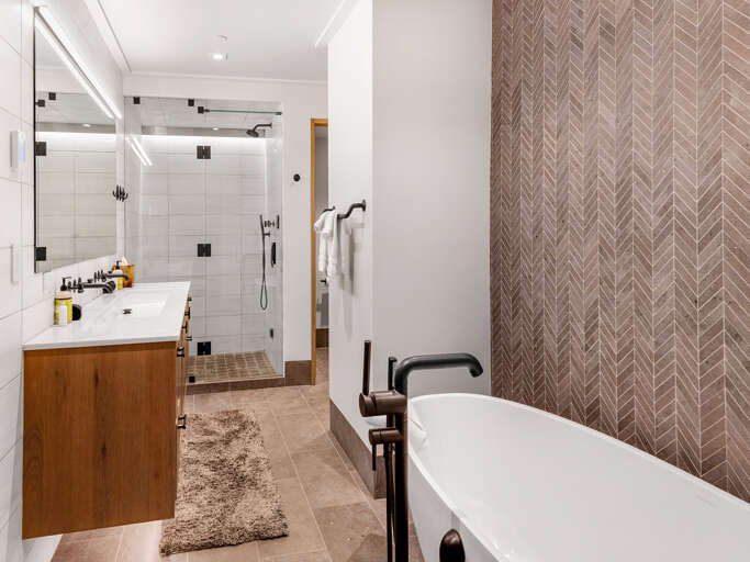 Main Bedroom Bathroom